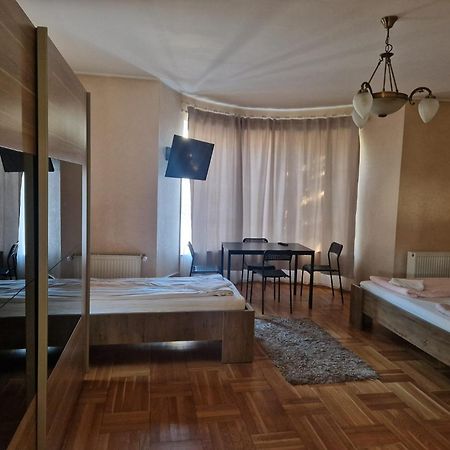 Bigcitty Rooms كلوج-نابوكا المظهر الخارجي الصورة