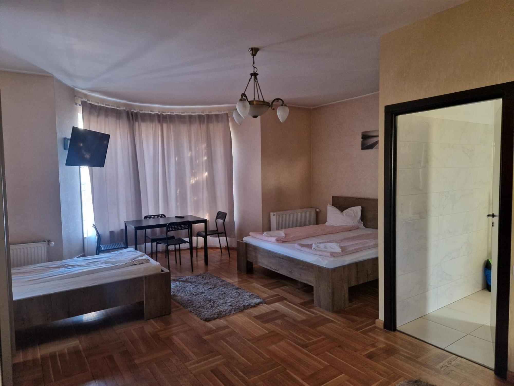 Bigcitty Rooms كلوج-نابوكا المظهر الخارجي الصورة